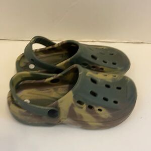 Croc style Camo sandals large kids